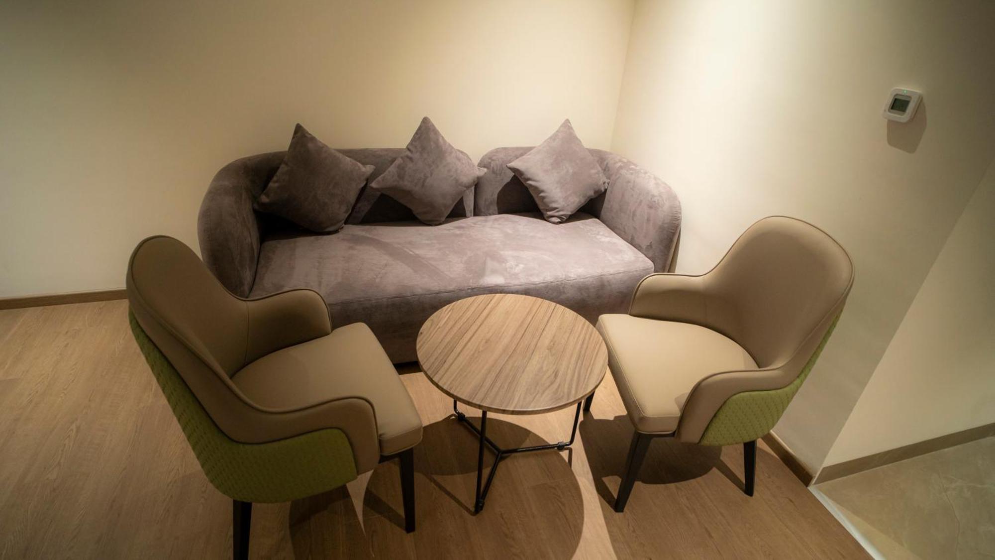 Hotel Tulips Grand Хидерабад Екстериор снимка