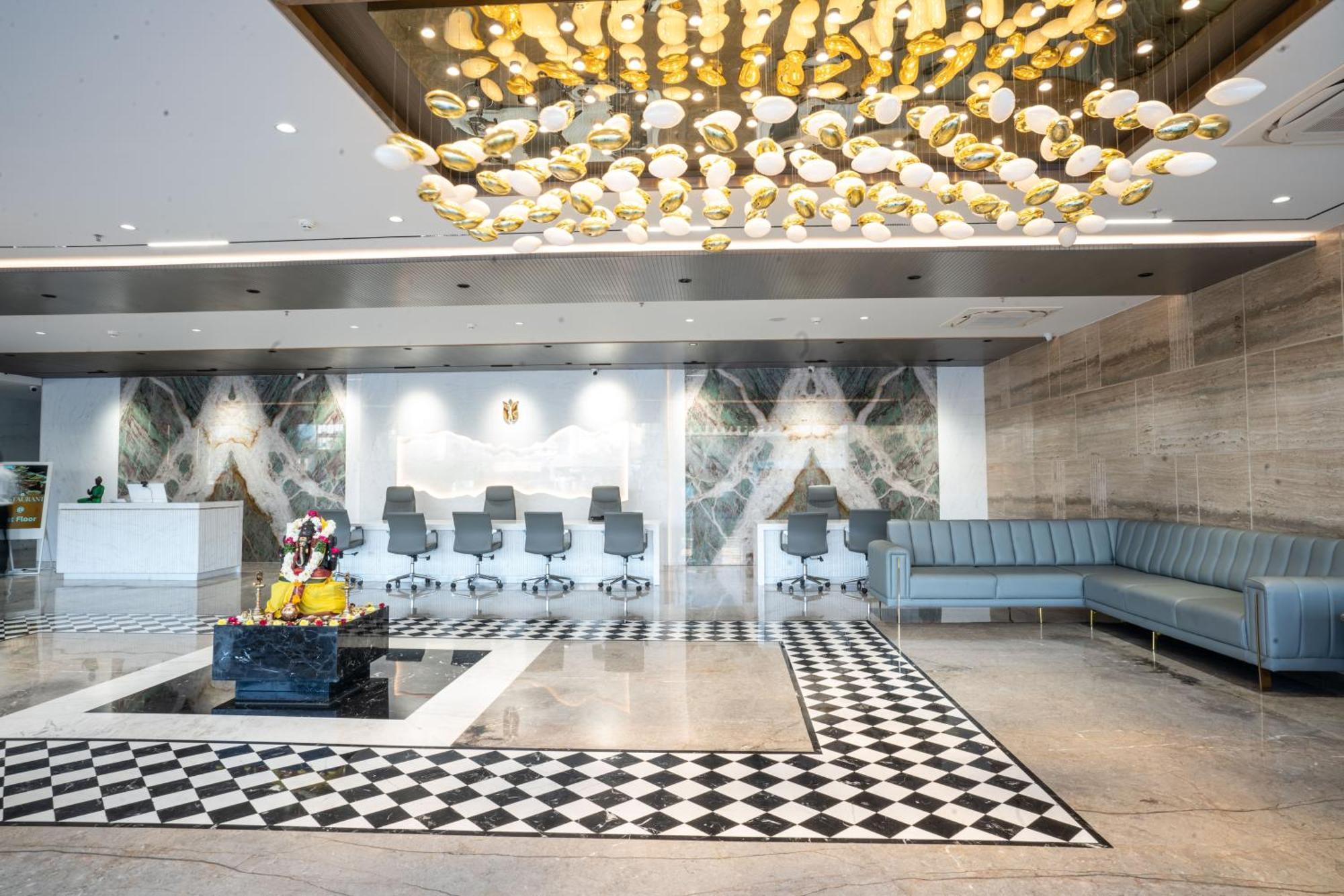 Hotel Tulips Grand Хидерабад Екстериор снимка